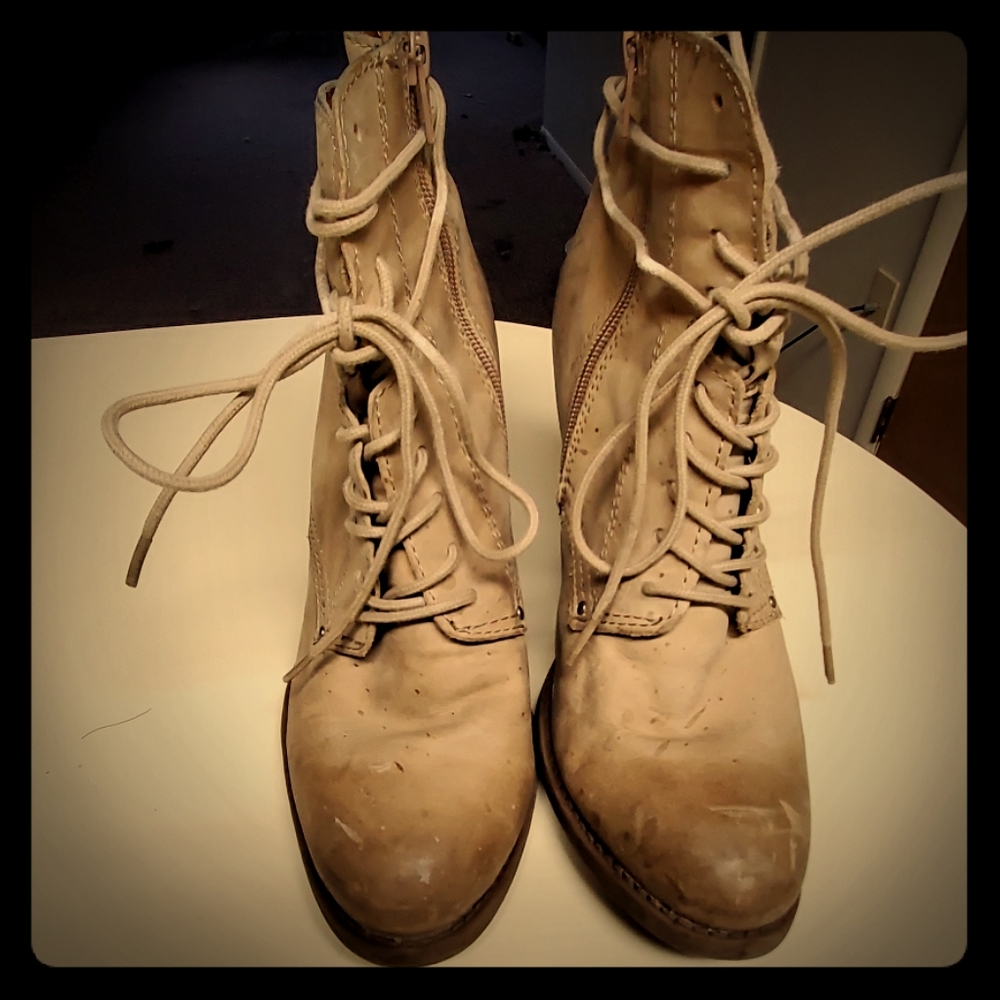 Rustic low heel Bootie